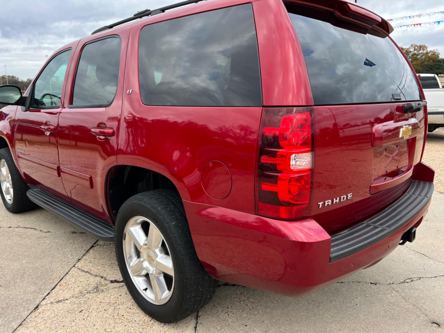 2013 Maroon /Tan Chevrolet Tahoe LT (1GNSCBE02DR) with an 5.3L V8 engine, Automatic transmission, located at 4520 Airline Hwy, Baton Rouge, LA, 70805, (225) 357-1497, 30.509325, -91.145432 - 2013 Chevy Tahoe LT 149K Miles, 5.3 V8, Heated Leather Seats, All Power, Seats 7, Bose Stereo, Tow Pkg. NO IN HOUSE FINANCING. FOR INFO PLEASE CONTACT JEFF AT 225 357-1497 CHECK OUT OUR A+ RATING WITH THE BETTER BUSINESS BUREAU WE HAVE BEEN A FAMILY OWNED AND OPERATED BUSINESS AT THE SAME LOCATION F - Photo#7